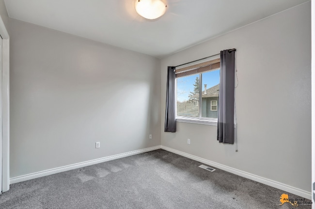 Building Photo - 1515 Latouche St