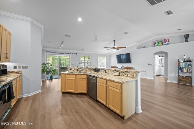 Building Photo - 8575 Crooked Tree Dr
