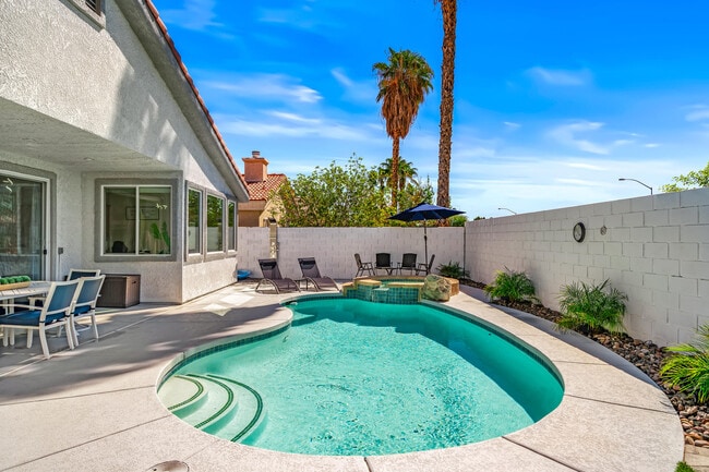 Building Photo - 79535 Dandelion Dr