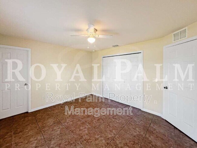 Building Photo - 111 SE 2nd Ave