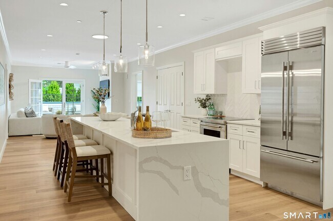 Building Photo - 340 Heights Rd