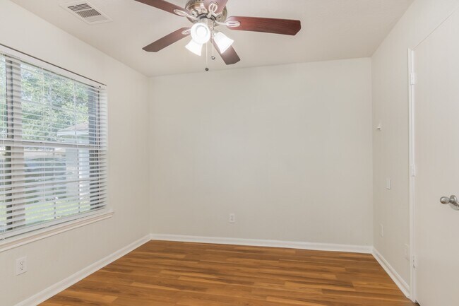 Building Photo - 13935 Prosperity Ridge Dr