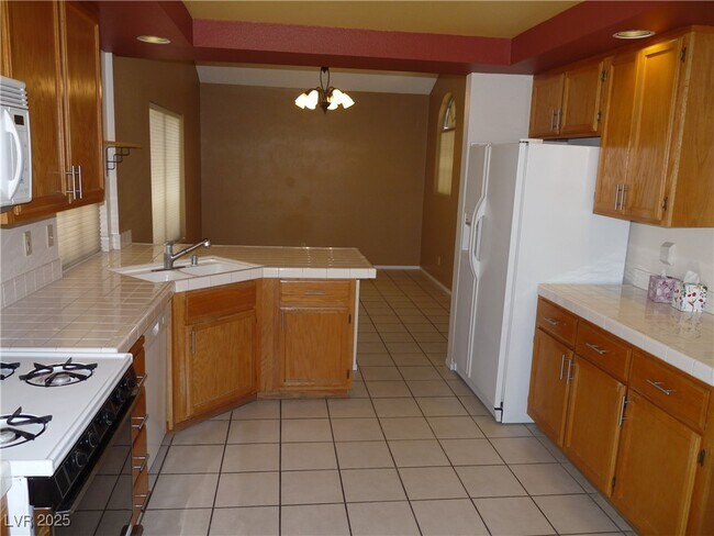 Building Photo - 912 Crowfoot