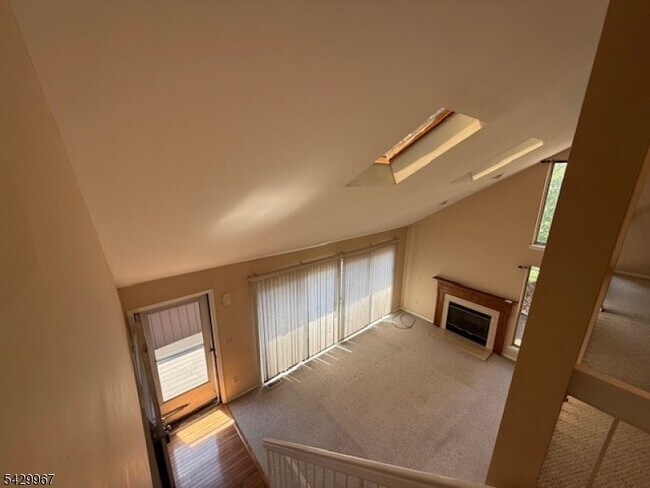 Building Photo - 3844 Bloomingdale Dr