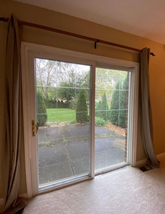 Building Photo - 2309 Cumberland Dr