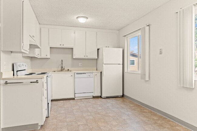 Building Photo - Utilities Included! Hayward 2-Bedroom with On-Site Laundry & Parking