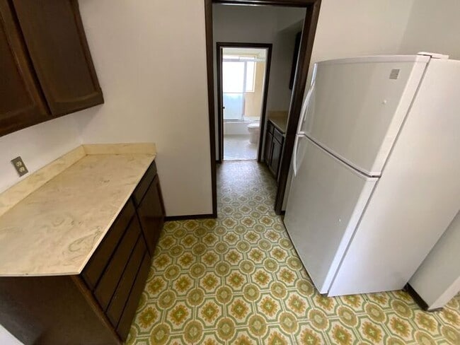 Building Photo - AVAILABLE NOW!!! Tacoma 2bdr 1 bath house w/ 2 car garage