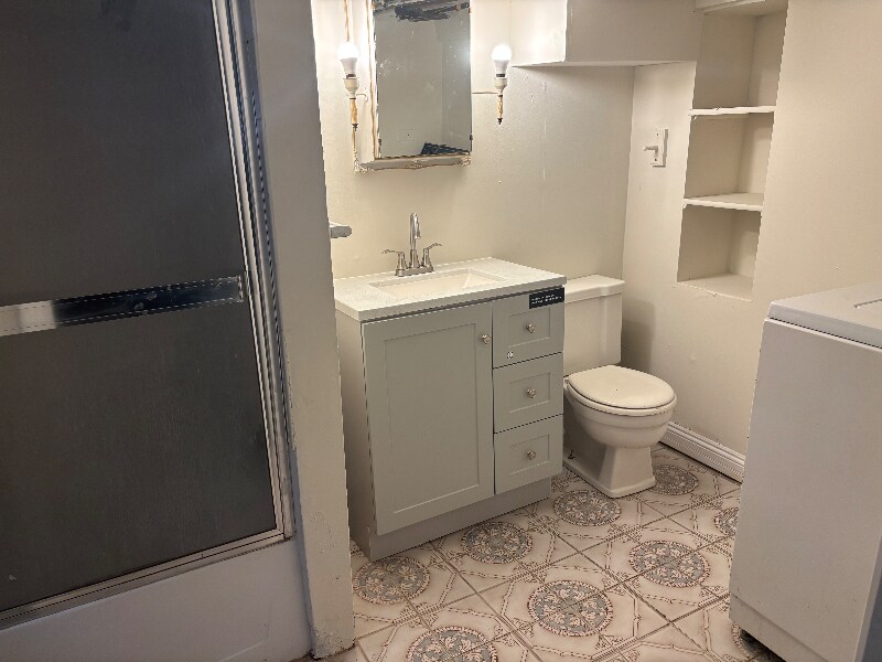 Building Photo - 607 Oakton St