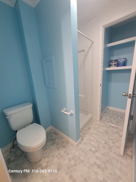 Building Photo - 321 S Osage St