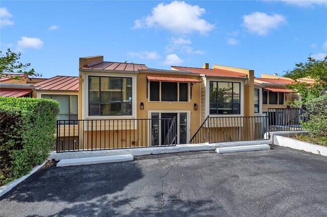 Building Photo - 402 Hi Stirrup