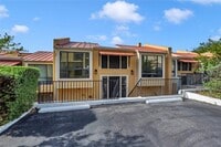 Building Photo - 402 Hi Stirrup