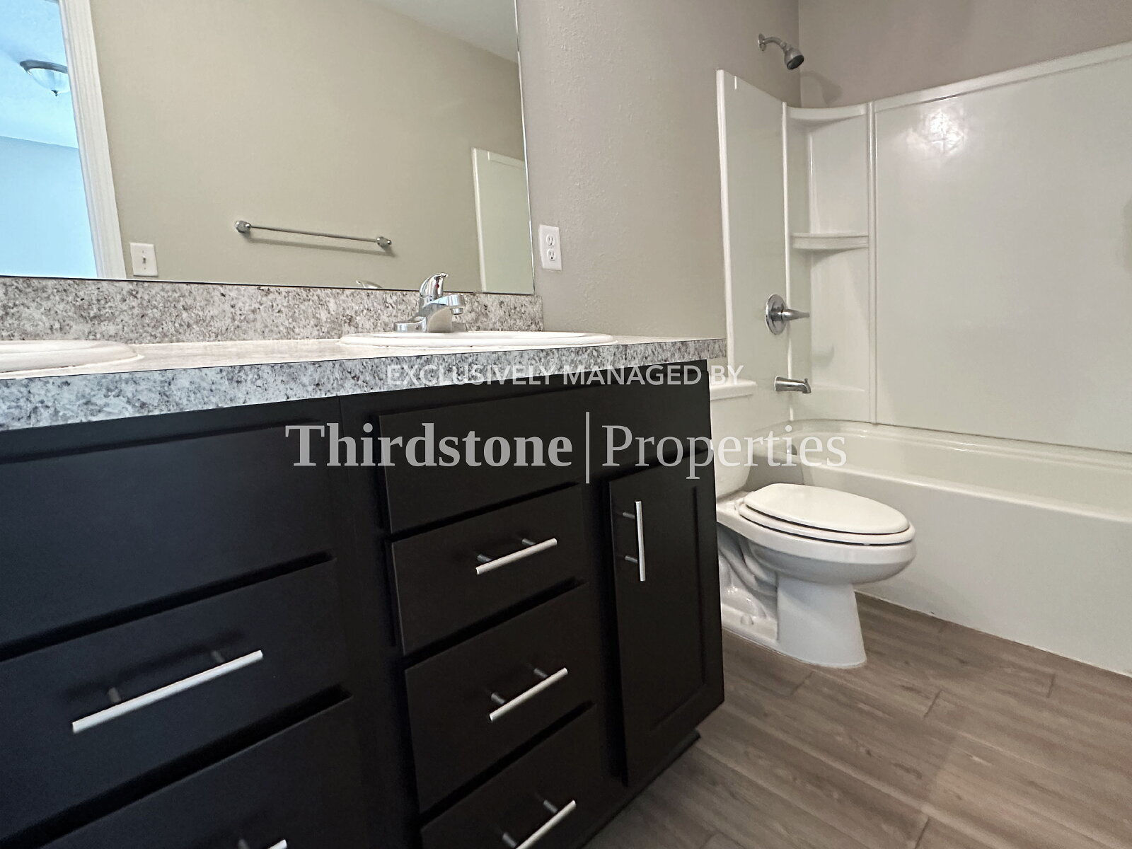 Building Photo - 938 Ardoon St