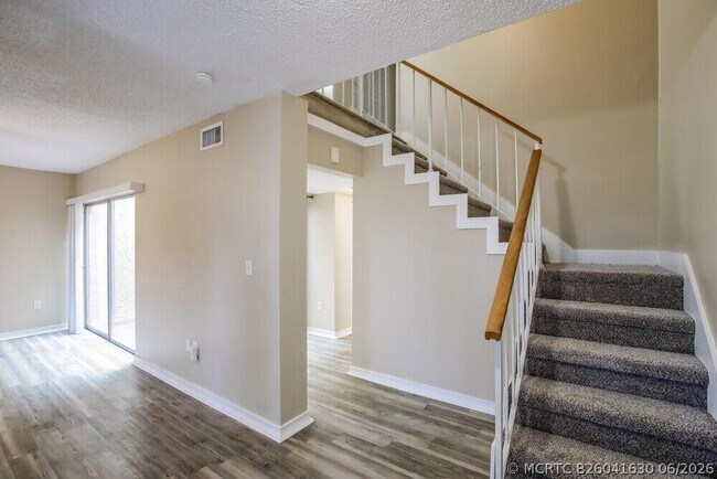 Building Photo - 14277 N Kendale Lakes Cir