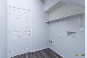 Building Photo - 303 Danielle Dr
