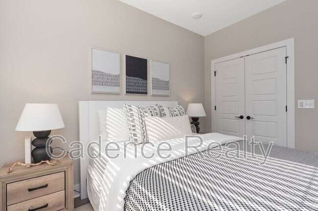 Building Photo - 1709 Perimeter Lp