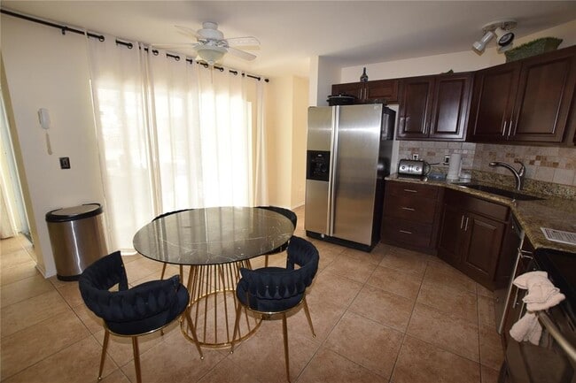 Building Photo - 7748 Indian Ridge Trail S