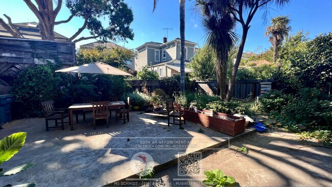 Building Photo - Spacious 2 bedroom with large storage room...