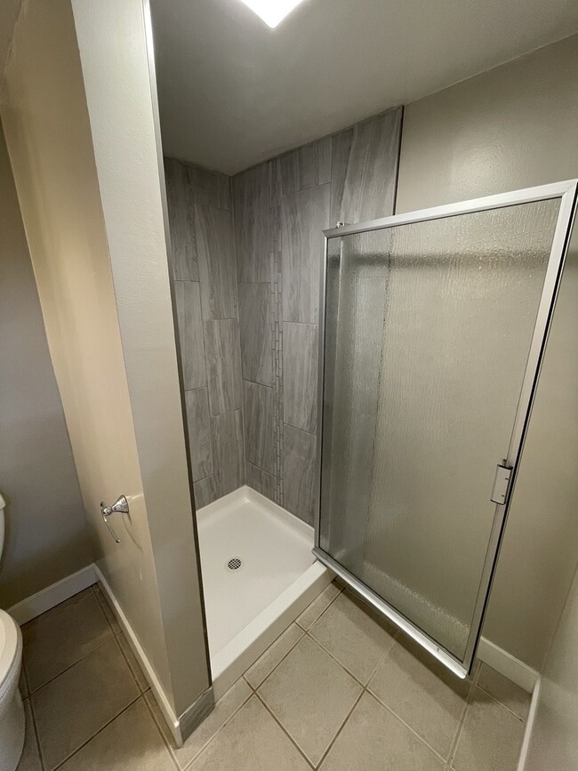 Building Photo - 1414 Ardmore Dr