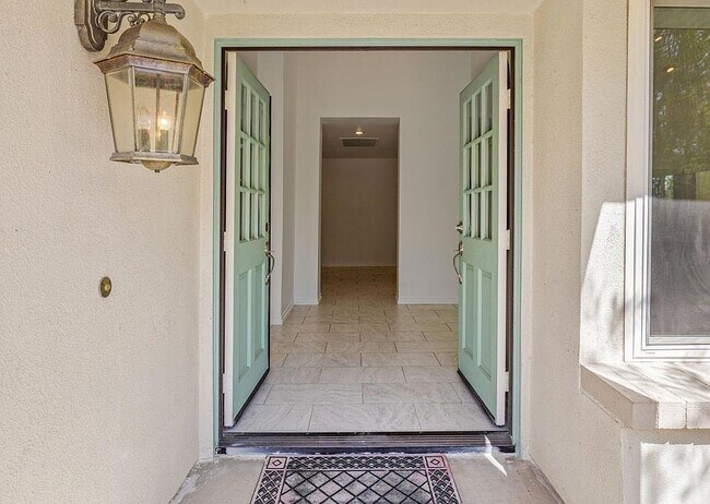 Building Photo - 43520 Via Magellan Dr