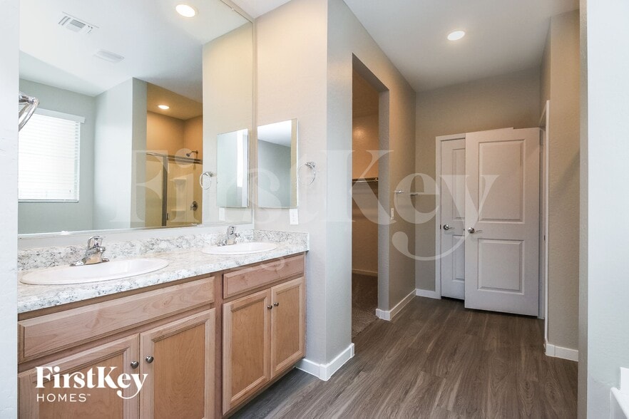 Building Photo - 7177 E Bobwhite Ct