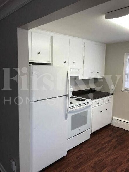 Building Photo - 2032 Bethesda Blvd