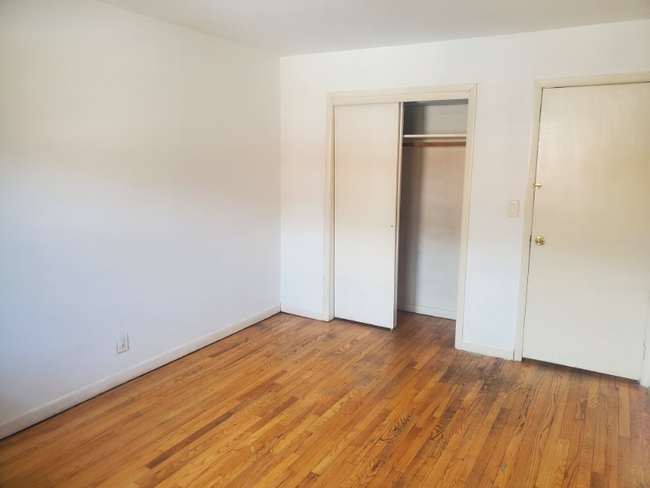 Building Photo - 410 72nd St