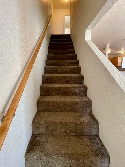 Stairs - 4104 Terri Linn