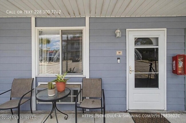 Building Photo - 1664 Beach Blvd