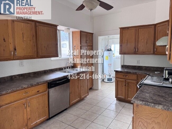 Building Photo - Cute 3 Bedroom 1 Bathroom House