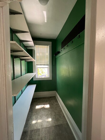 Building Photo - 1815 E 35th St
