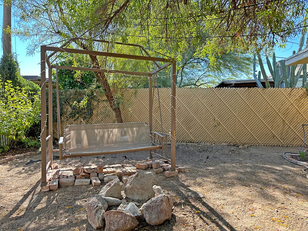 Building Photo - 519 S 5th Ave