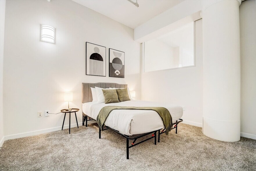 Building Photo - 50 N Illinois St