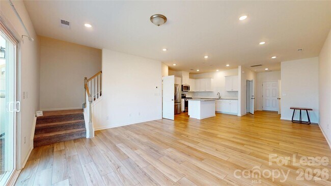 Building Photo - 761 Earhart St NW