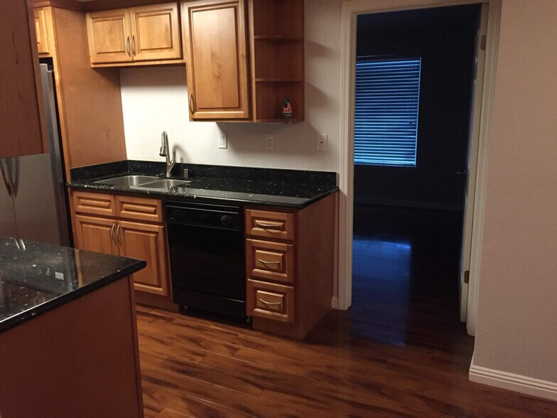 Building Photo - 2499 Alveswood Cir