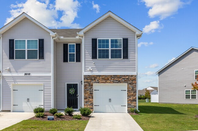 Building Photo - 3610 Sedge Dr