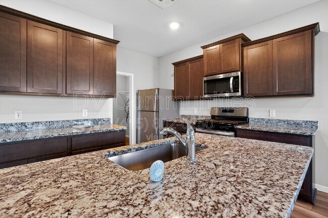 Building Photo - 1712 Amaranth Ln
