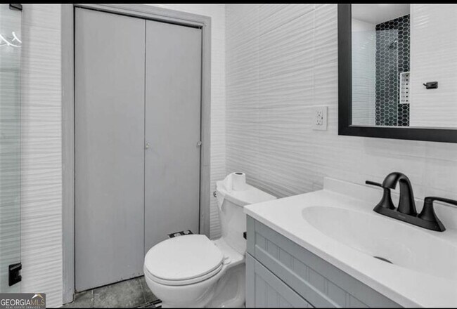 Building Photo - 2851 Forrest Hills Dr SW