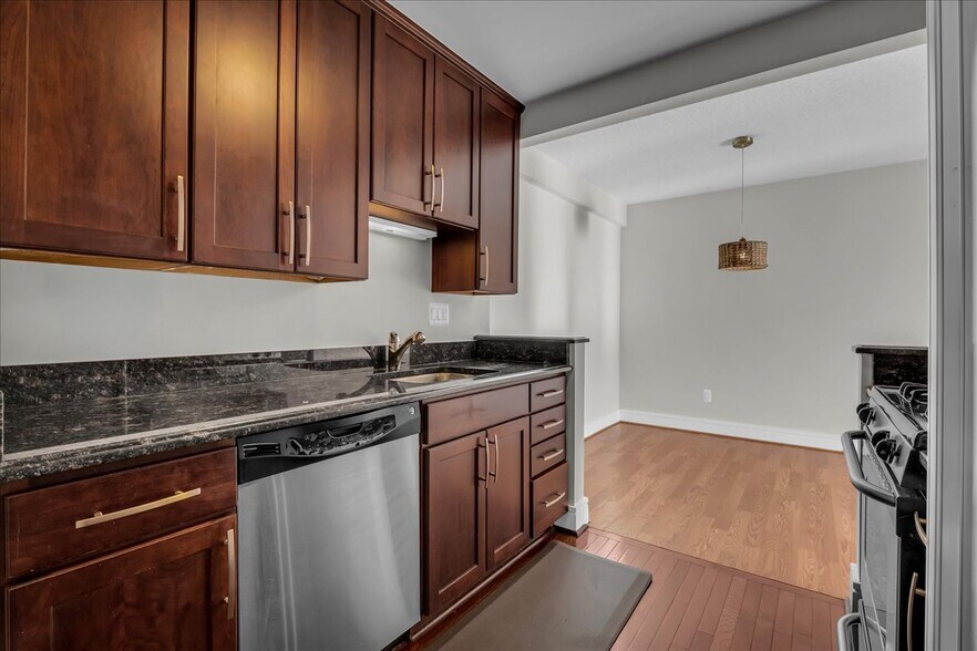 Building Photo - 411 S Old Woodward Ave