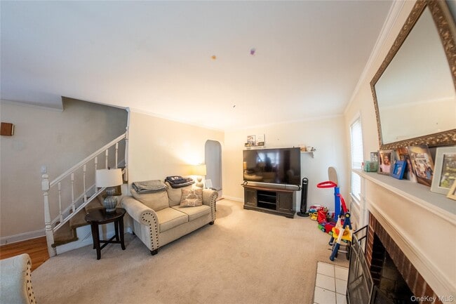 Building Photo - 2454 Columbus Ave