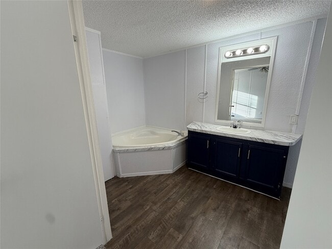 Building Photo - 31029 Sweetbriar Ln