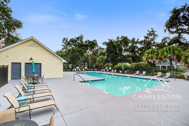 Building Photo - 198 Grand Oaks Dr