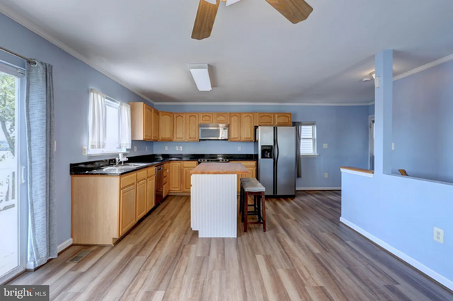 Building Photo - Stunning Waterfront 3bd/2.5ba in Glen Burnie with Deep-water Boat Dock, CAC, Renovated and more!