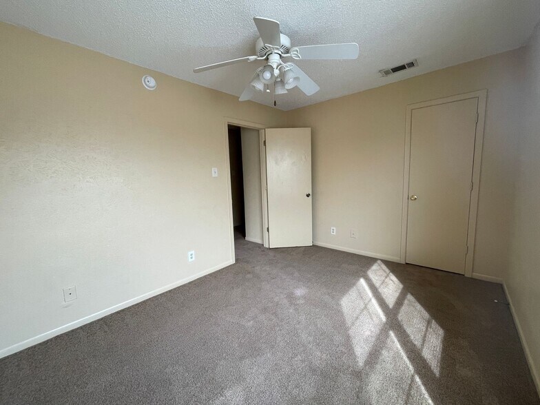 Building Photo - 1208 Covey Ln