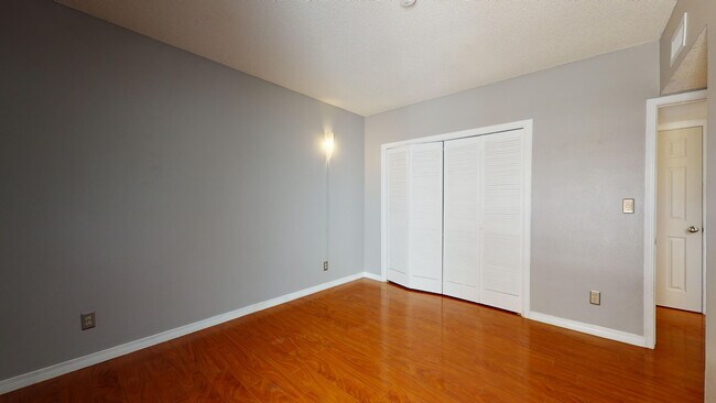 Building Photo - 4842 Excalibur Dr