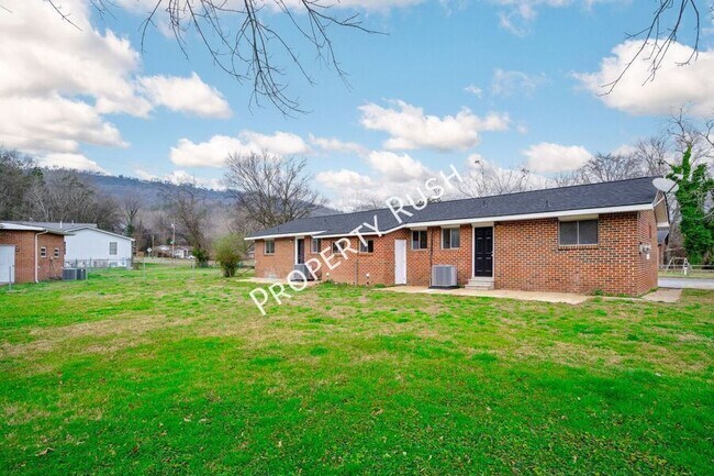 Building Photo - 3338 Gundy Dr