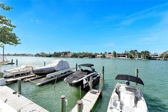 Building Photo - 5600 Collins Ave