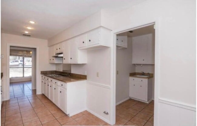 Building Photo - 4800 Gretna Green Ln