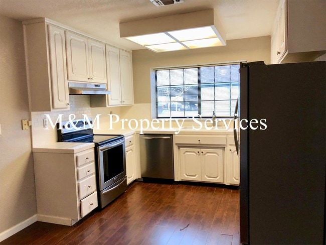Building Photo - 9686 Gage St