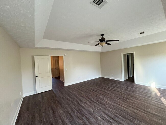 Building Photo - 1247 Cottage Pointe Ct