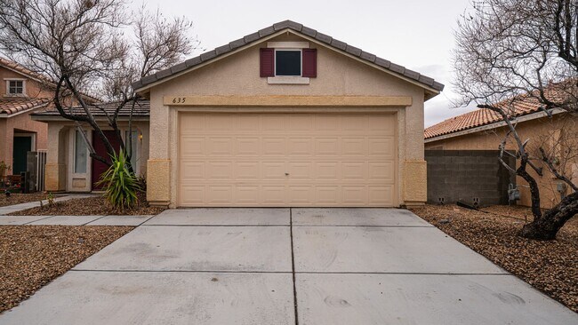 Building Photo - Beautiful Single Story Home with New Floor...
